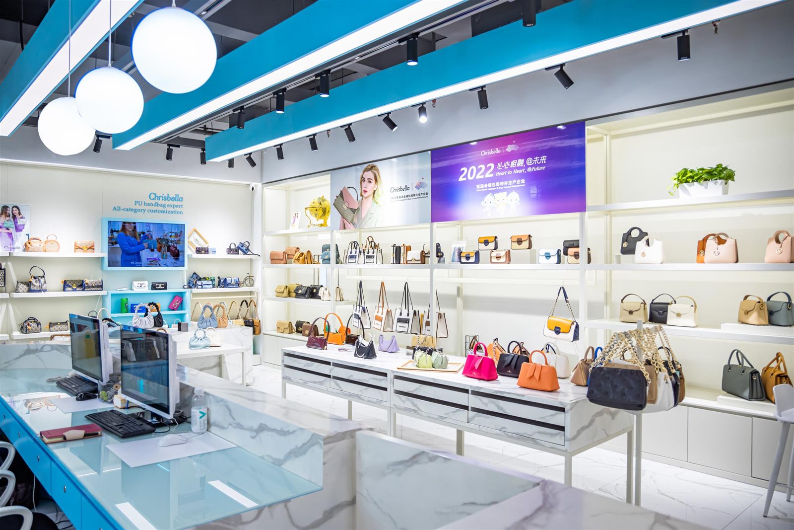 How to Become a Handbag Distributor in Your Country